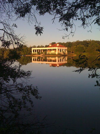 Como Lakeside Pavilion